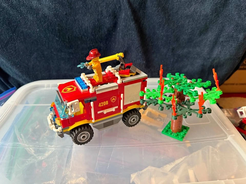 4208 - City - 4x4 Fire Truck (Retired)