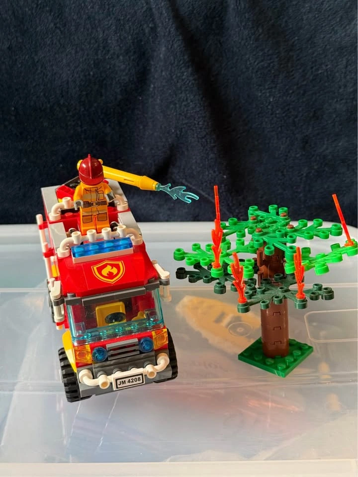 4208 - City - 4x4 Fire Truck (Retired) - photo 4