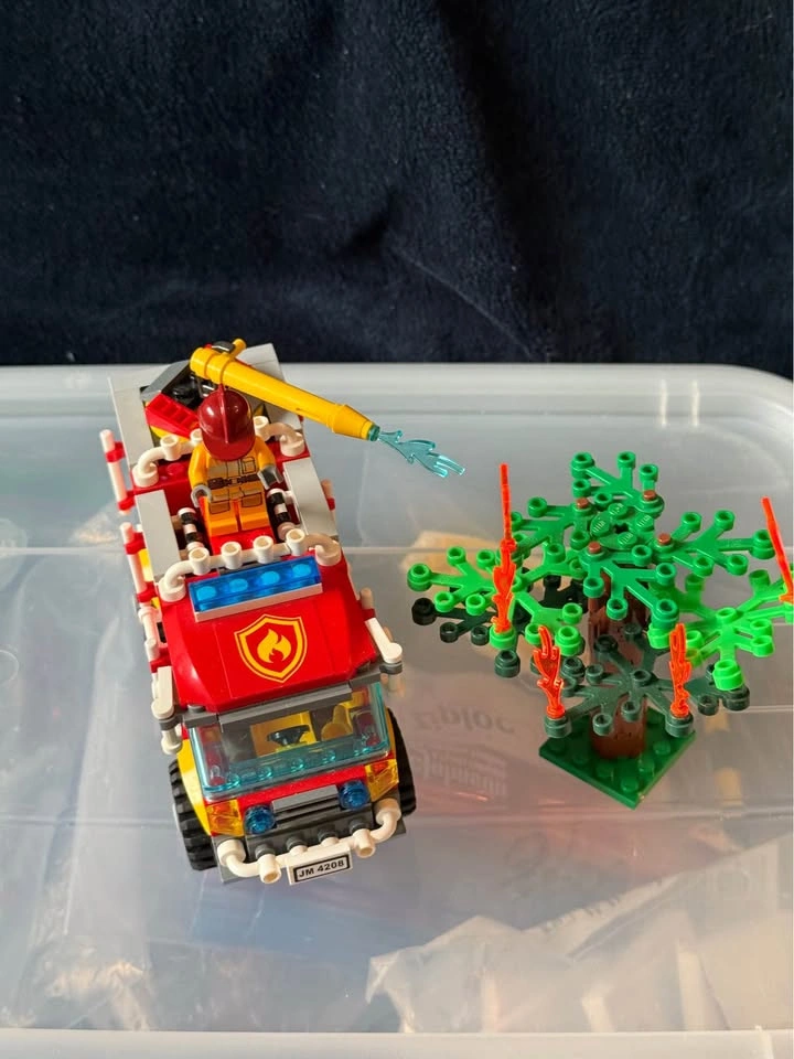 4208 - City - 4x4 Fire Truck (Retired) - photo 5