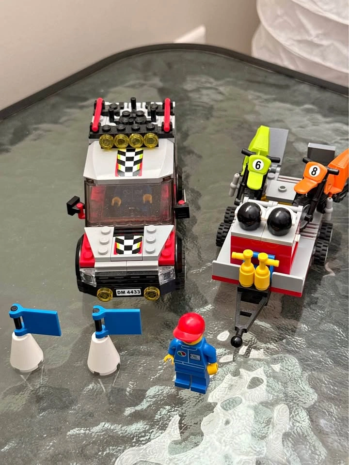 4433 - City - Dirt Bike Transporter (Retired)