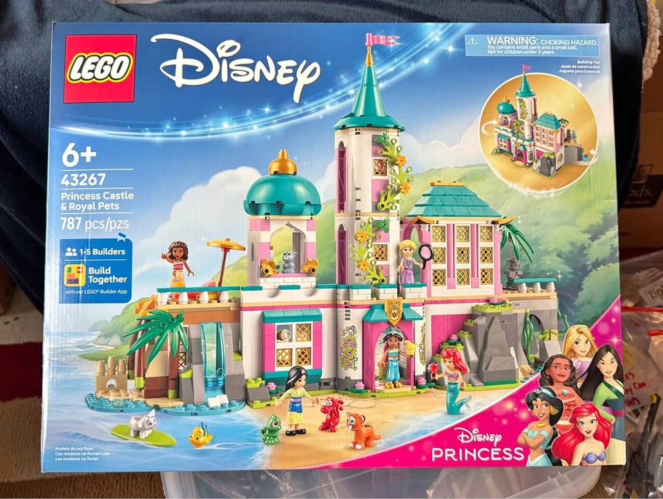 Disney Princess Castle and Royal Pets (LEGO 43267)