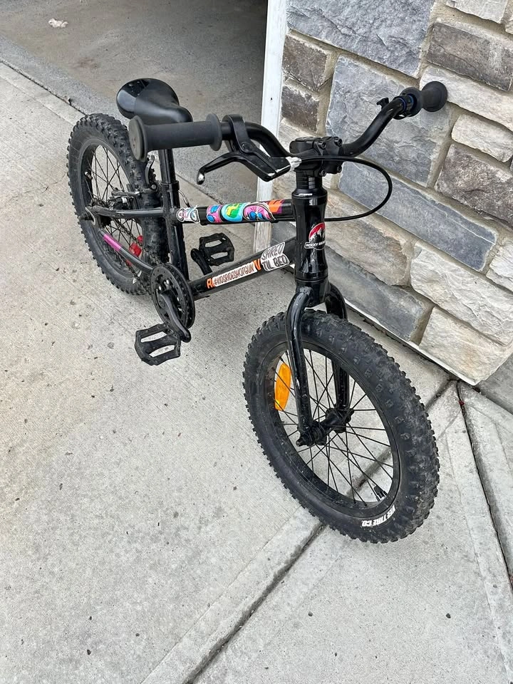 16" Rocky Mountain Bike - Ideal for kids 4 to 6 years old