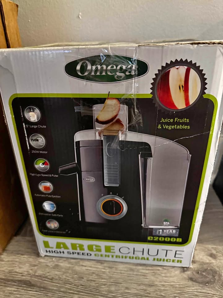 Omega C2000B Large Chute High Speed Centrifugal Juicer