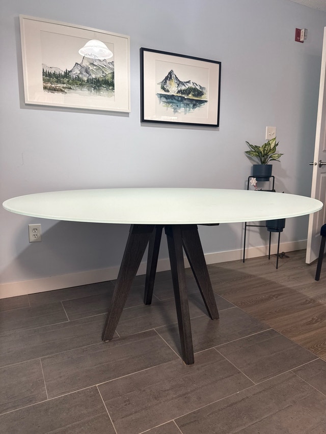 Trica Soul Dining Table — 60” Round Glass Oak 🌱 Steel