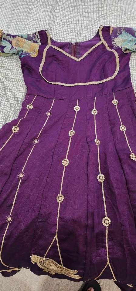 Anarkali gown with dupatta - photo 5