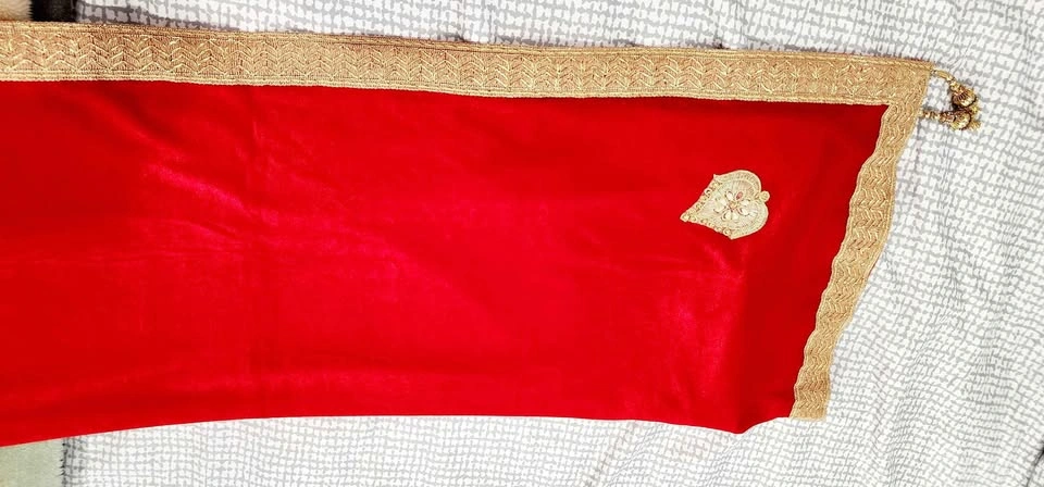 Red velvet shawl - photo 3