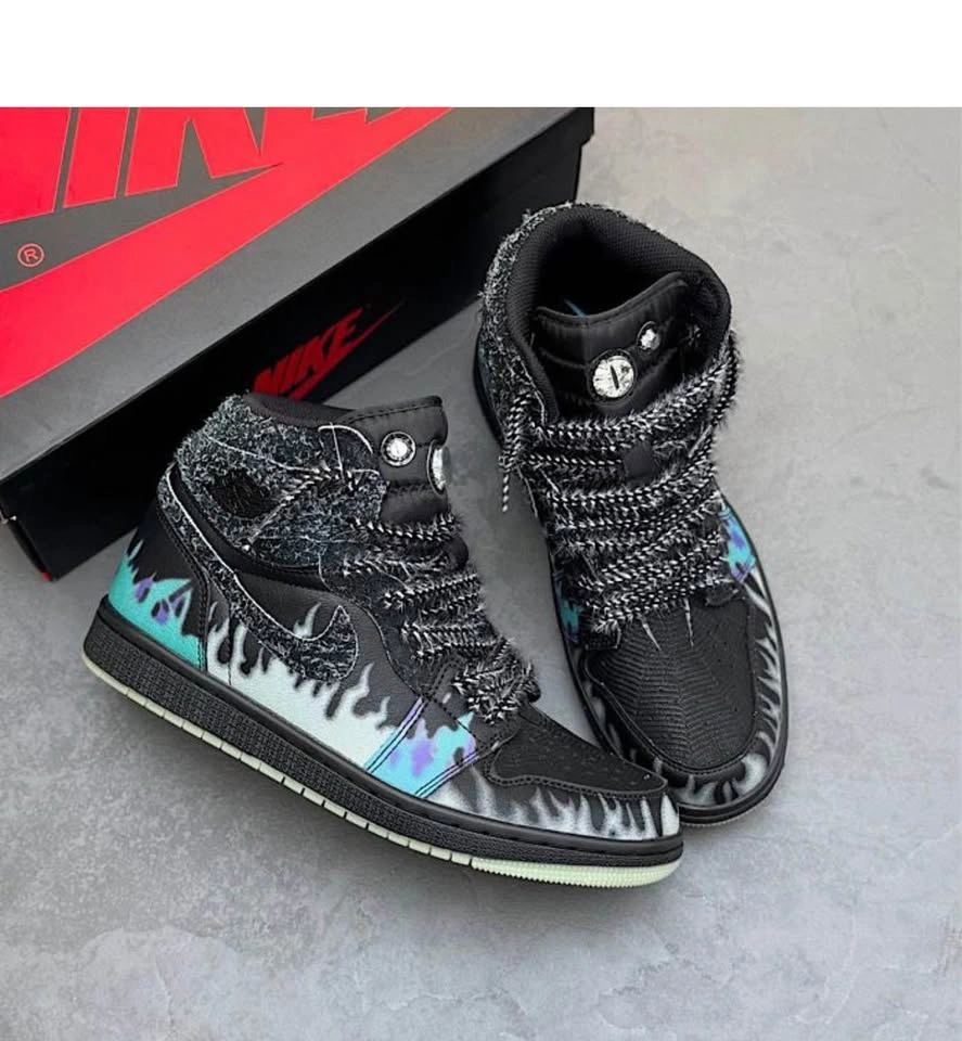 Air Jordan 1 Custom Flame Sneakers Limited Edition - photo 3