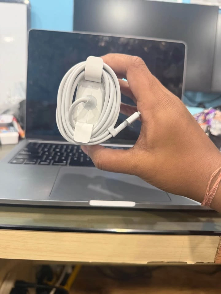 Apple MagSafe MacBook Charger - photo 2