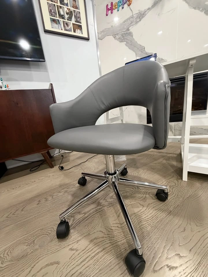 Grey Leather Office Chair – Adjustable Height - photo 3