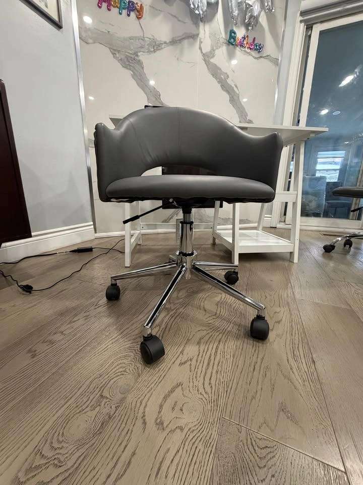 Grey Leather Office Chair – Adjustable Height - photo 4