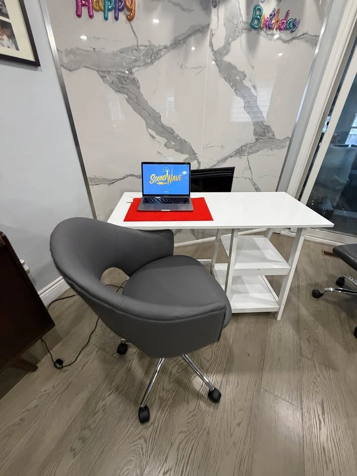 Grey Leather Office Chair – Adjustable Height - photo 5
