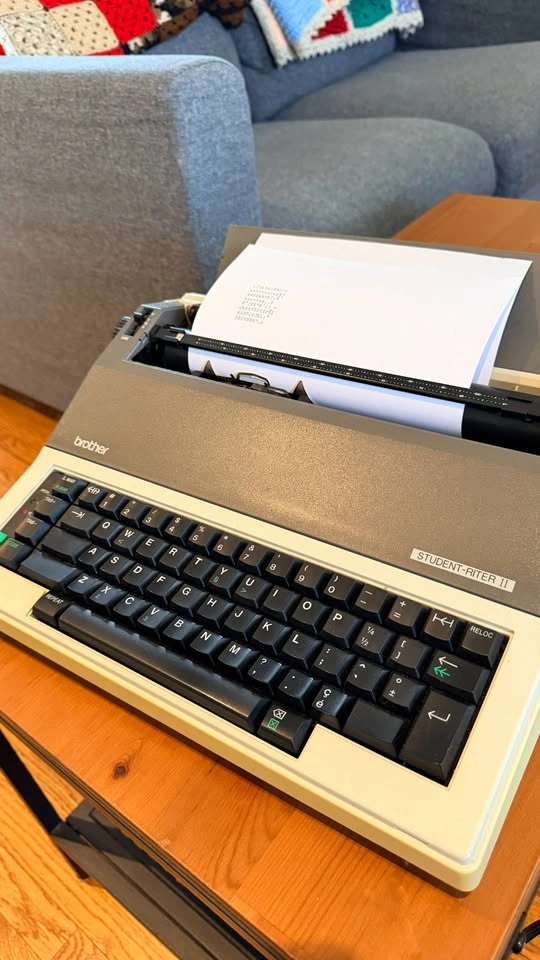 Brother Student-Riter II Typewriter - photo 4