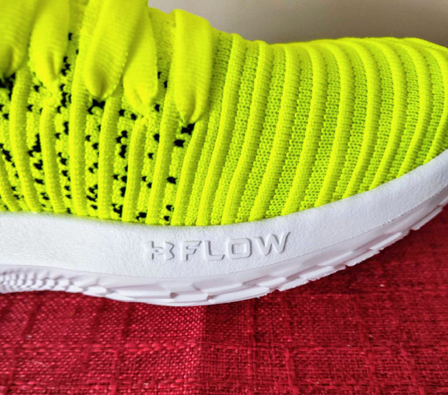 Brand new w. box Size Men's 8- unisex Under Armour Flow FUT - photo 4