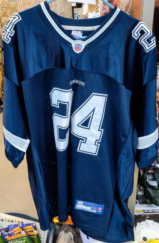 Reebok Marion Barber III Dallas Cowboys Men's Size 56 jersey thumbnail