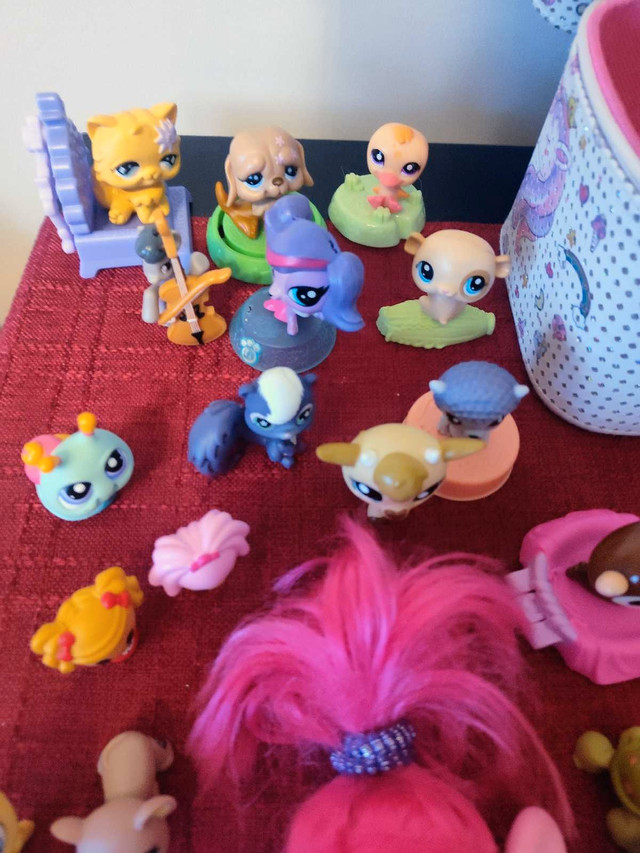 Vintage Littlest pet shop figures with rares & more - photo 3