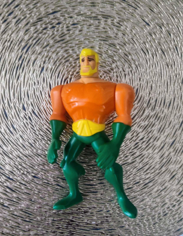 AQUAMAN 4" Action Figure McDonalds Collectible 2010