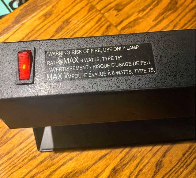 Counterfeit Currency Detector - photo 2