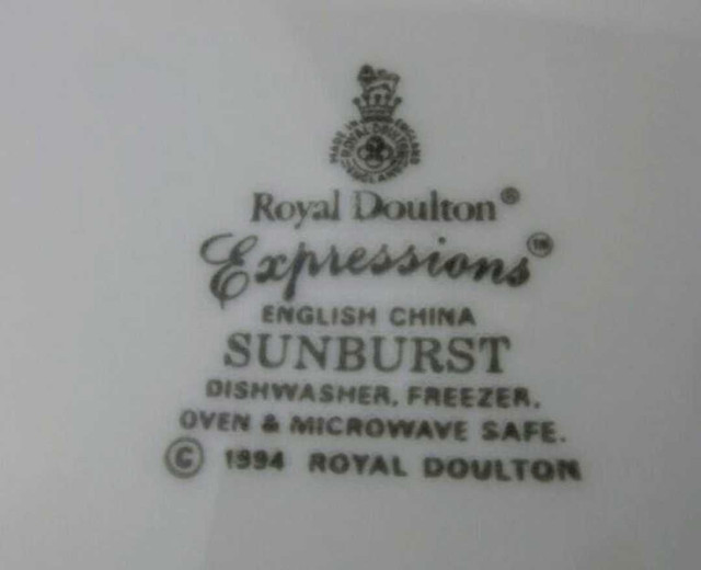 Royal Doulton Sunburst 35-Piece Dinnerware Set - photo 3