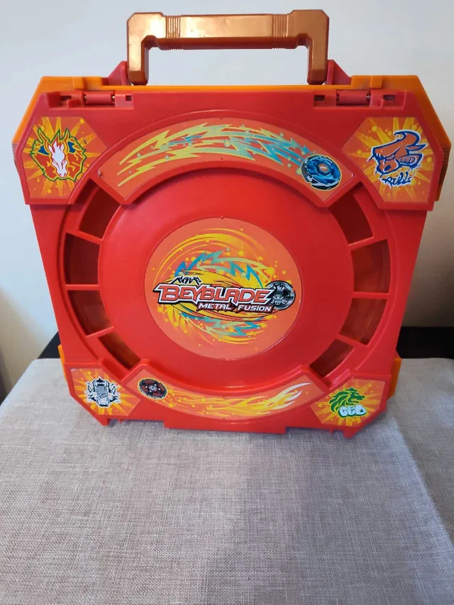 Beyblade Metal Fusion Battle Arena Stadium Red thumbnail