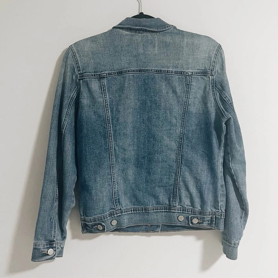 Old Navy Classic Medium-Wash Jean Jacket - photo 2
