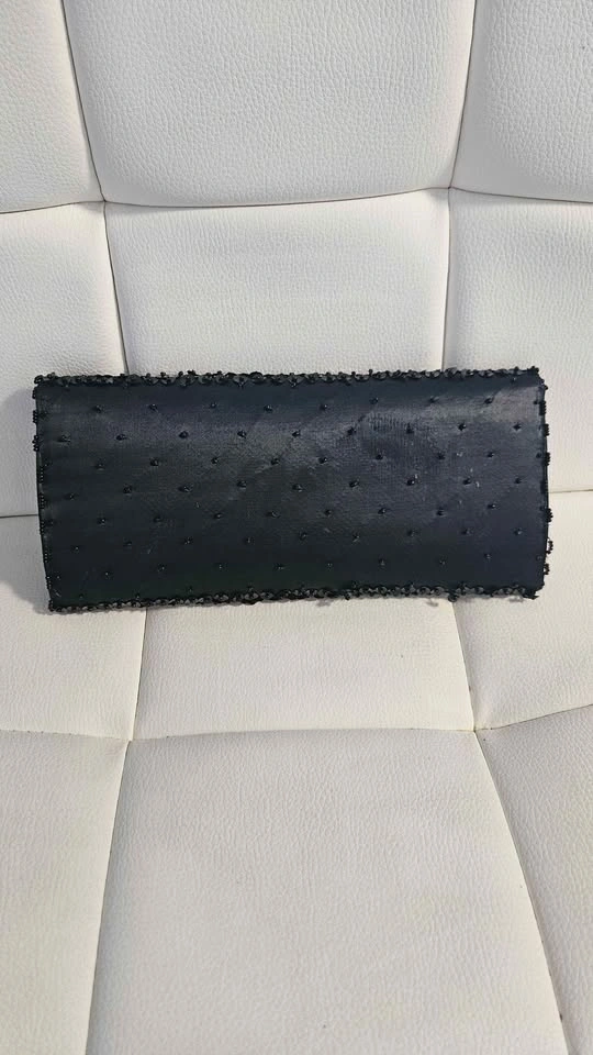 Black Beaded Sequin Clutch Bag - photo 2