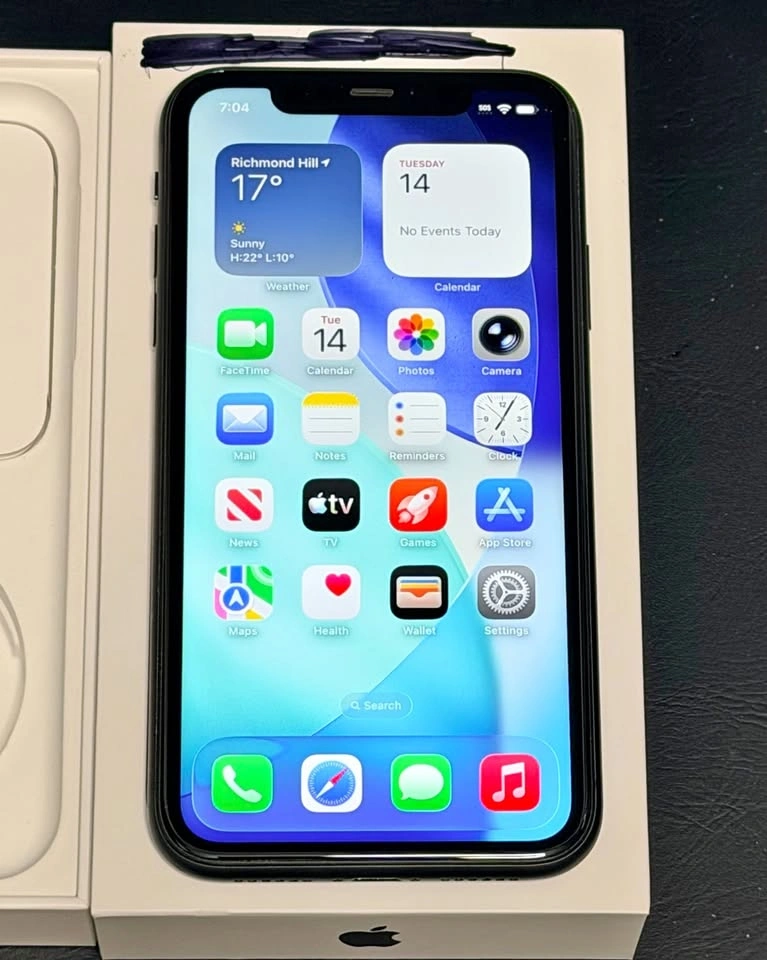 Like New, Unlocked Apple iPhone 11 - 95% Battery Health!