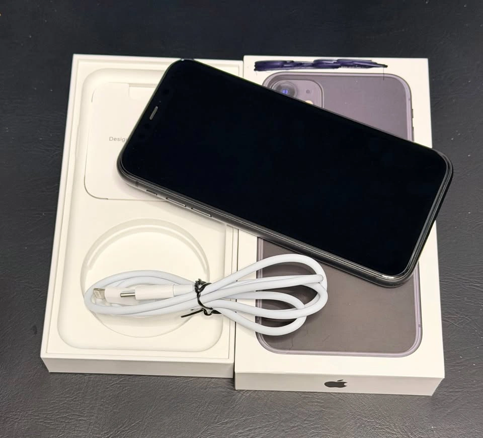 Like New, Unlocked Apple iPhone 11 - 95% Battery Health! - photo 4