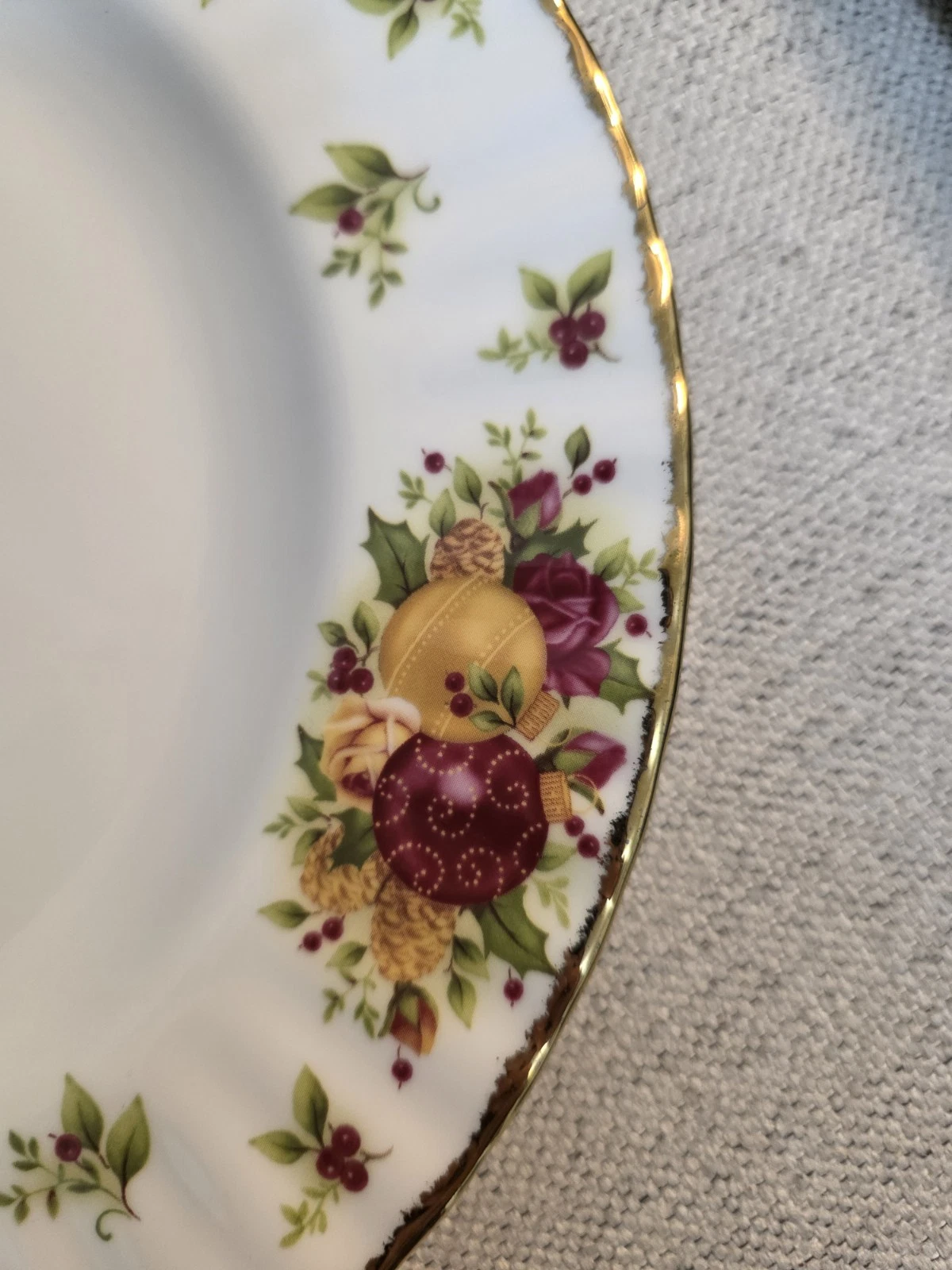 Royal Albert Old Country Roses 10 1/4" Dinner Plates (Set of 4) - photo 3