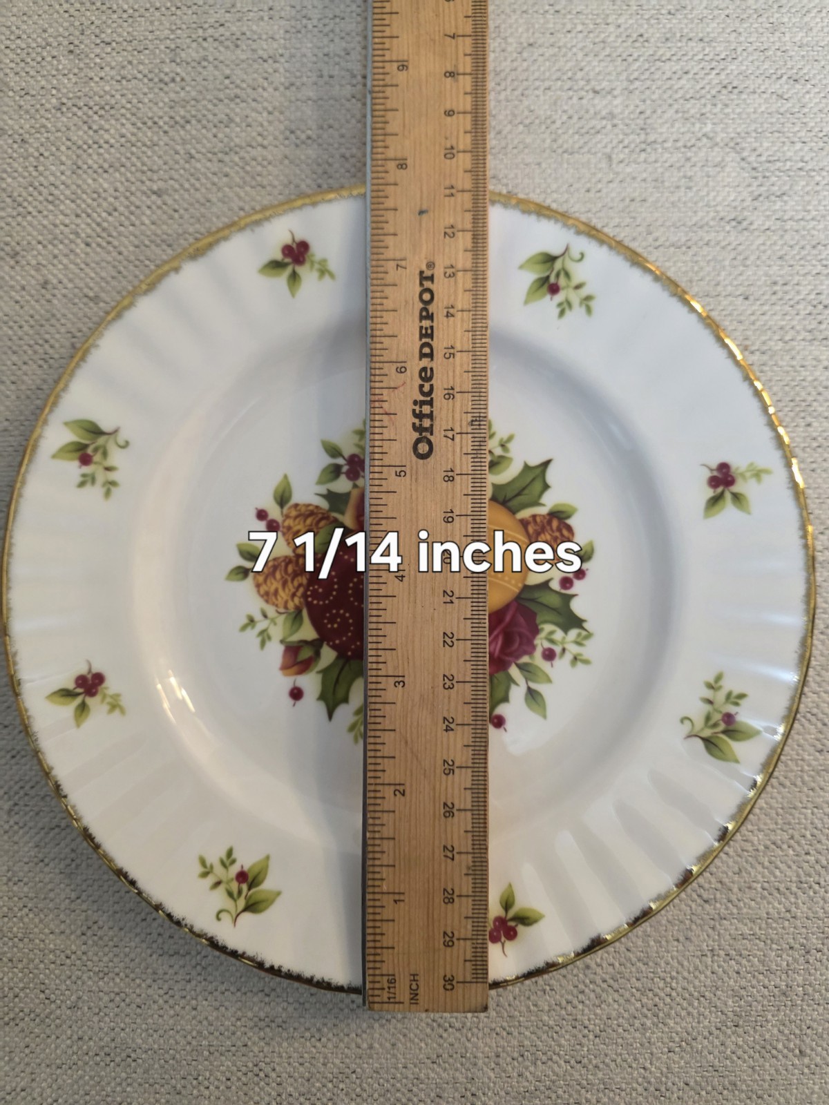 Royal Albert Old Country Roses 8" Dinner Plates (Set of 4) - photo 2
