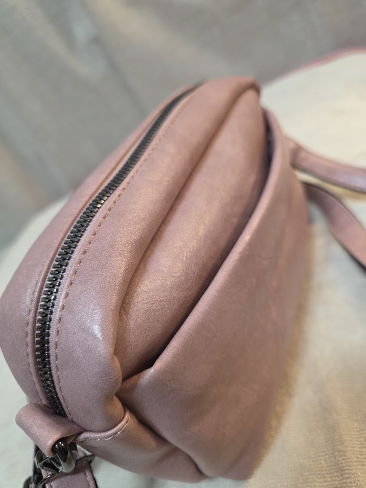 Small Triple Zip Crossbody Bag – Compact Handbag for Women, Ligh - photo 4