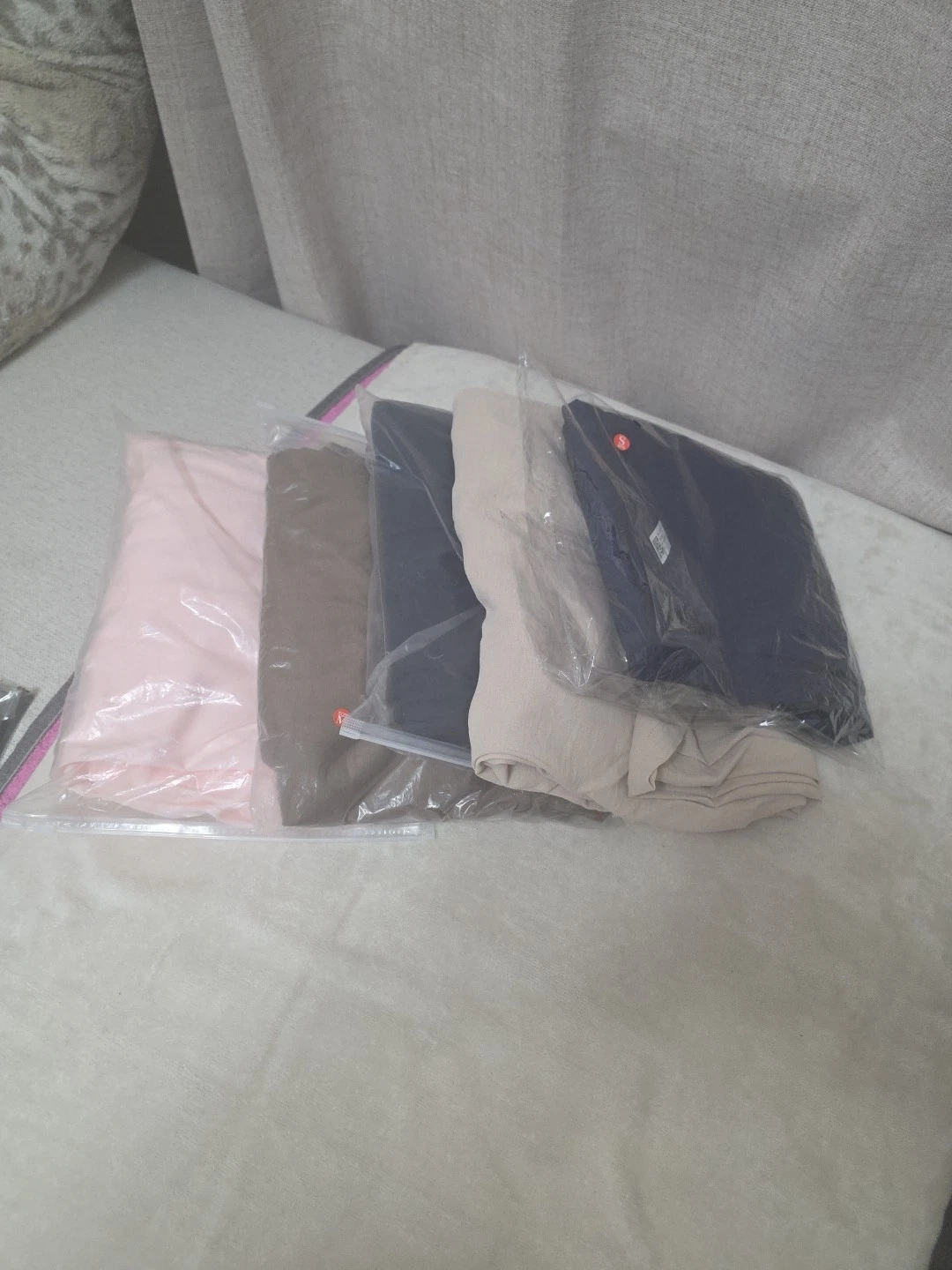 Lot of 5 Clothing Items Size M, S New