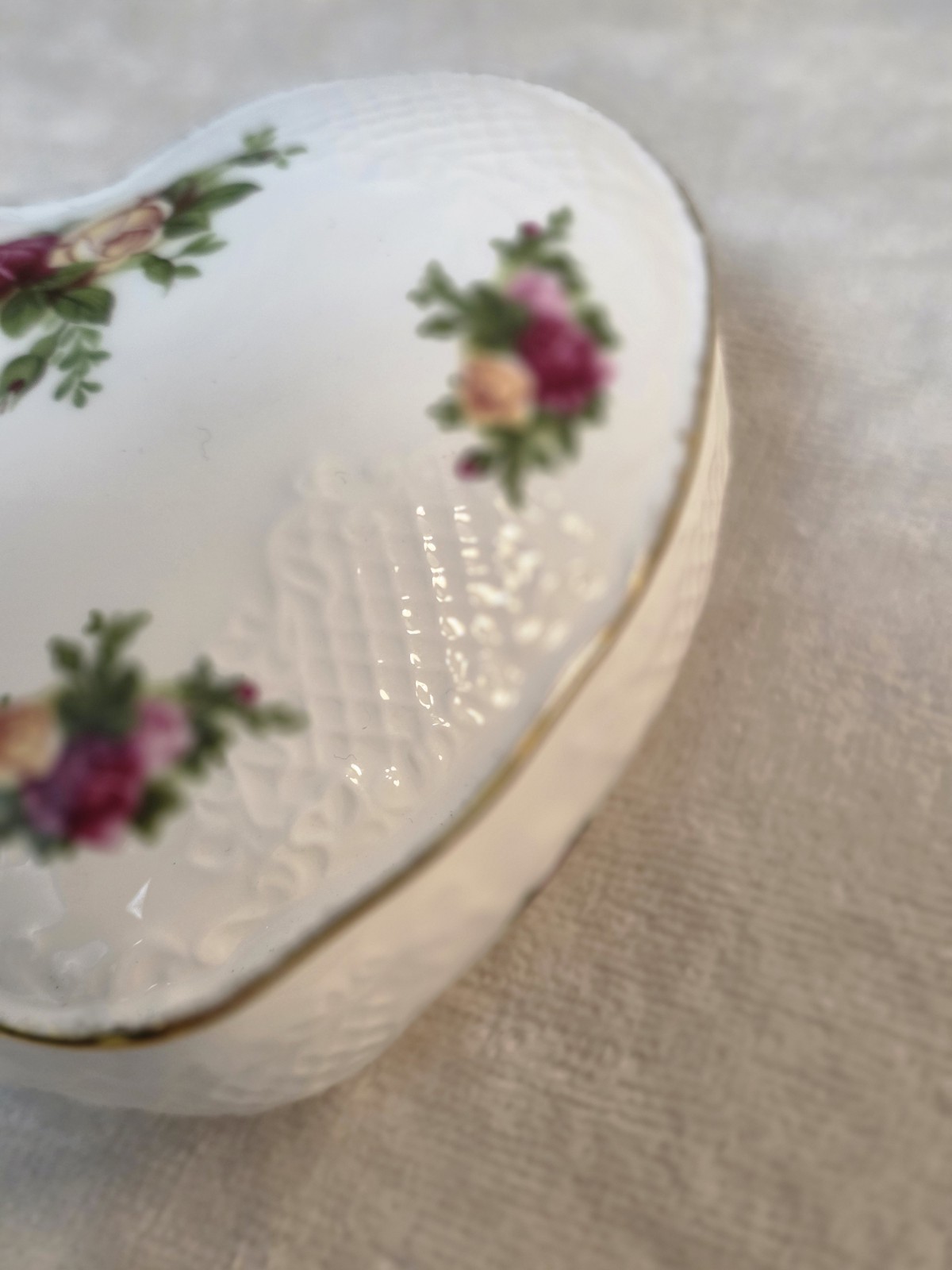 Royal Albert Old Country Roses Victorian Heart Trinket Box - photo 5