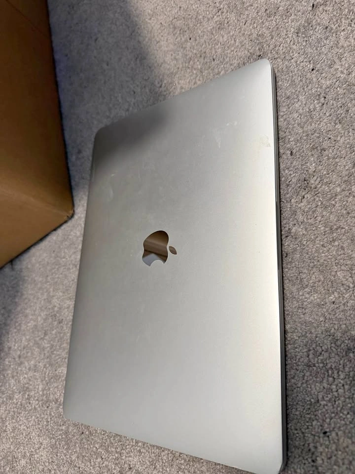 MacBook Pro 13” (A1706) – Touch Bar – FOR PARTS / REPAIR