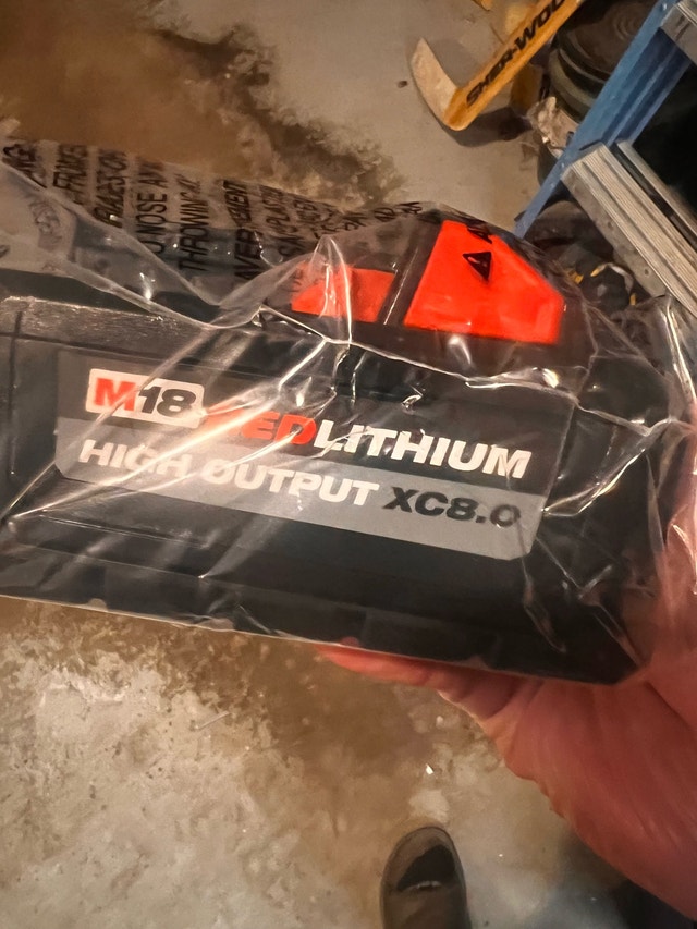 Milwaukee 8.0 AH Battery Pack - photo 2