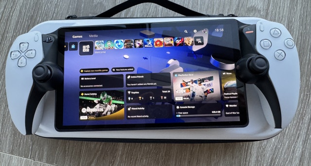 PlayStation Portal with box – Like New + Extras