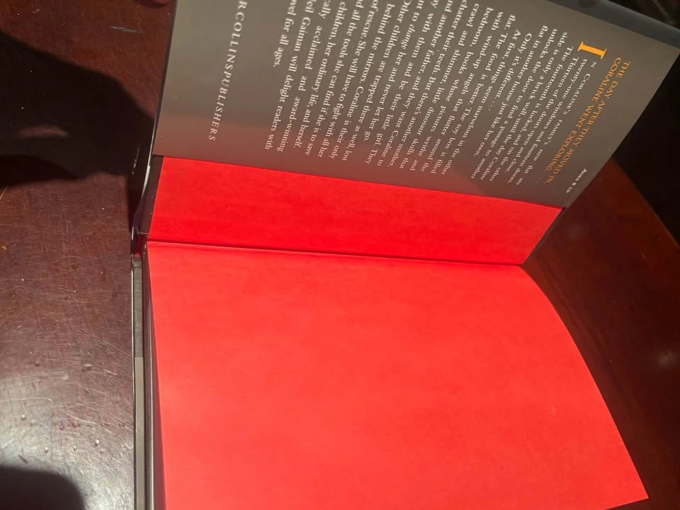 Coraline Neil Gaiman 2002 First Edition Hardcover Dave McKean Il - photo 2