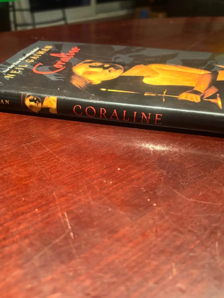 Coraline Neil Gaiman 2002 First Edition Hardcover Dave McKean Il - photo 5