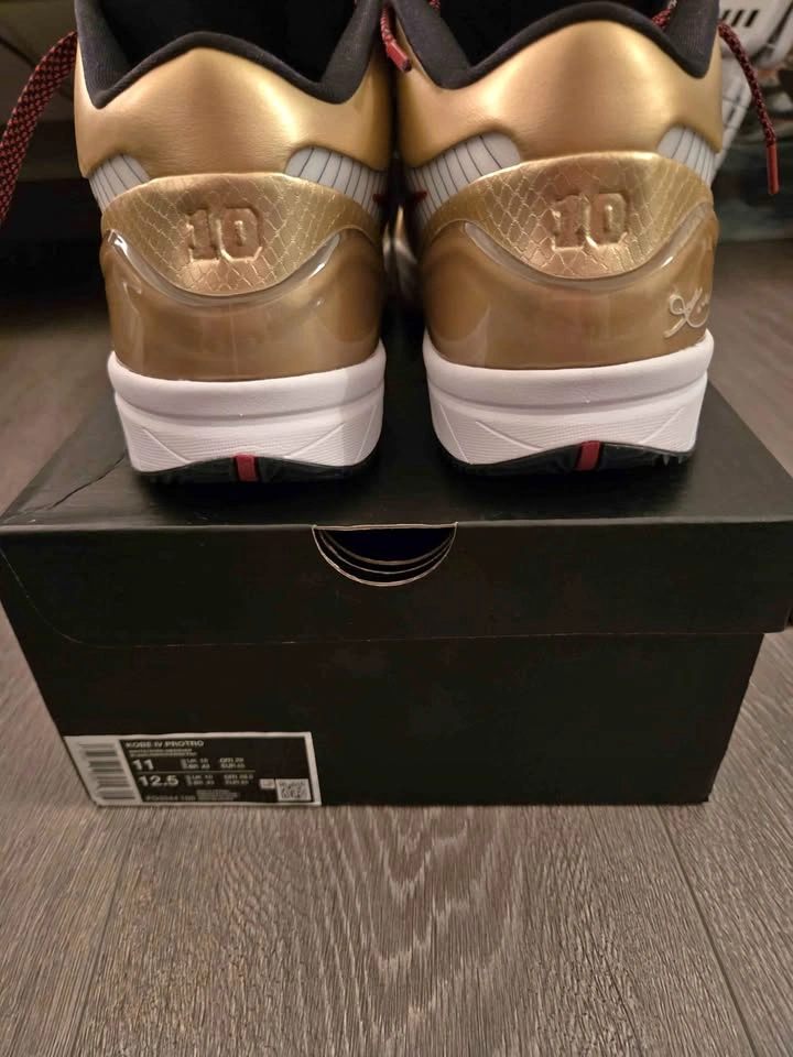 Kobe 4 Gold Medal Size 11