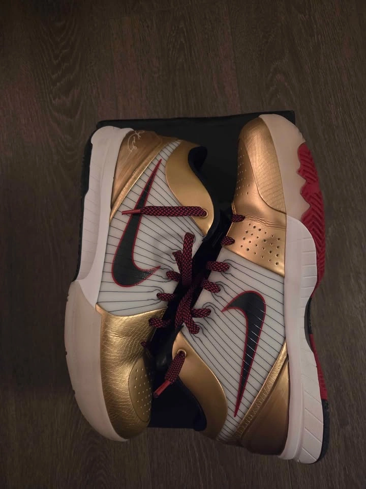Kobe 4 Gold Medal Size 11 - photo 2