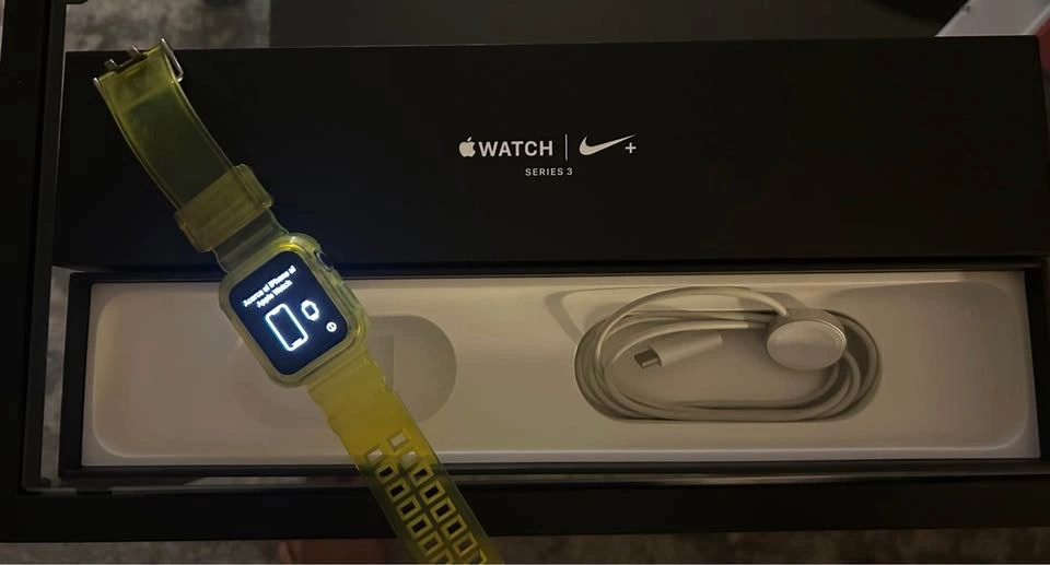 Apple Watch Series 3 Nike+ Yellow Band & Case - photo 2