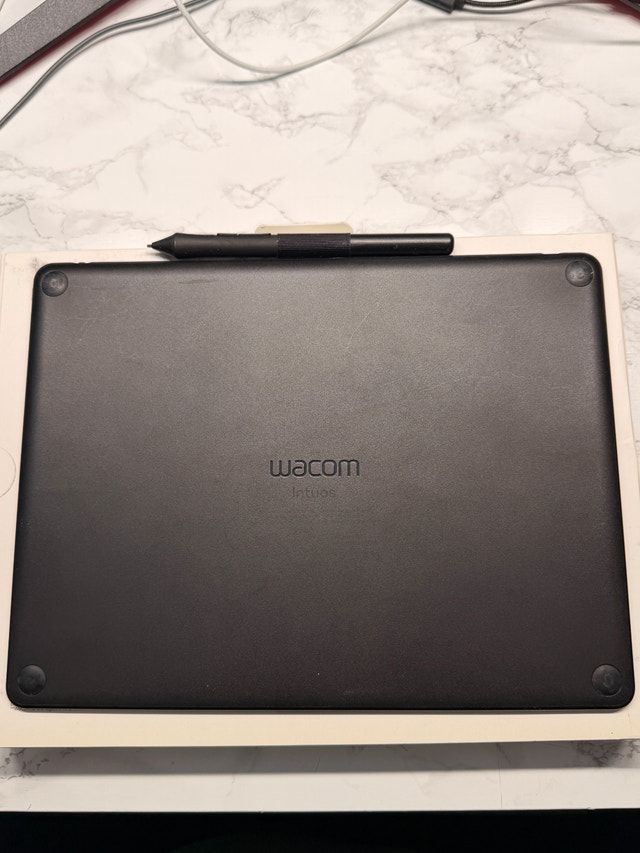 Wacom Intuos Medium Bluetooth Graphics Drawing Tablet - photo 2