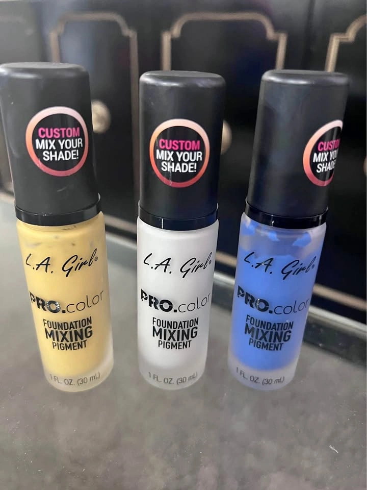 L.A. Girl Pro.matte Mixing Pigment Foundation - White, Yellow, B