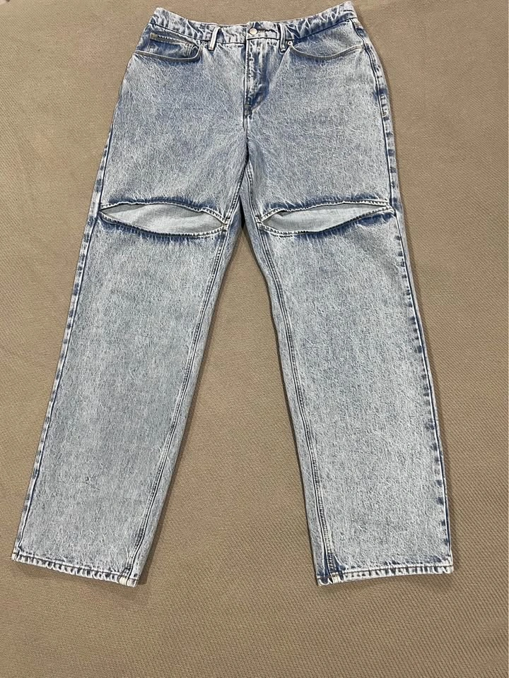 Good American Good 90's Loose Relaxed Jean - Thigh Slit