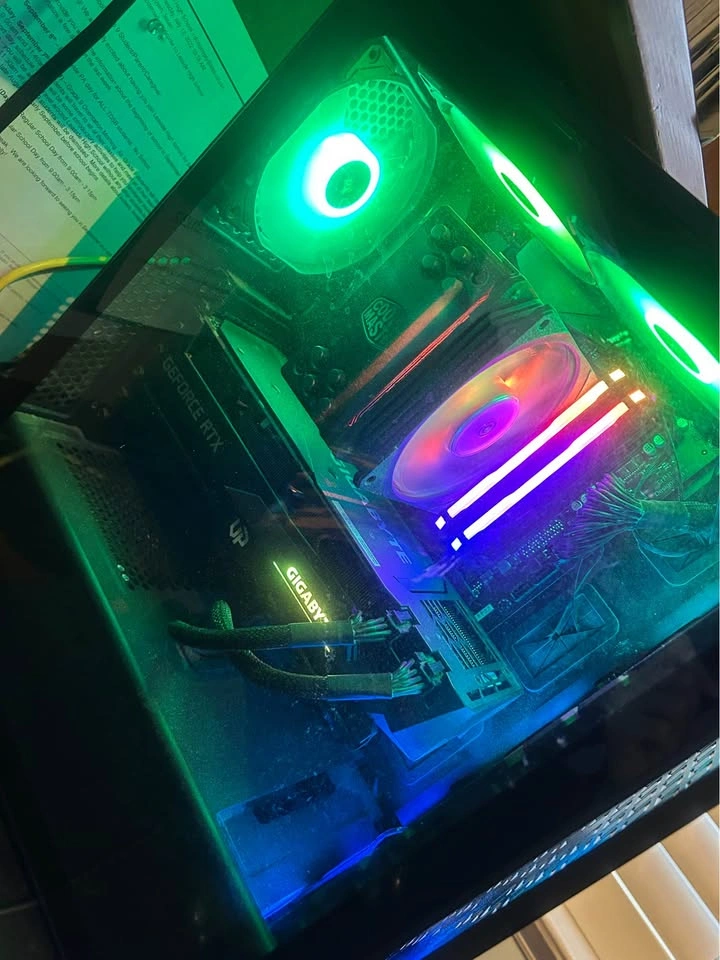 Gaming PC - Ryzen 5 5600x, RTX 3070, 16GB RAM, 3TB SSD - photo 2