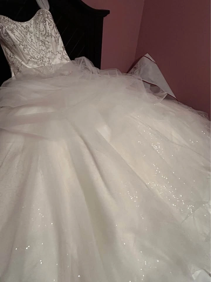 Disney Belle Wedding Dress by Alfred Angelo - Size 12 - photo 3