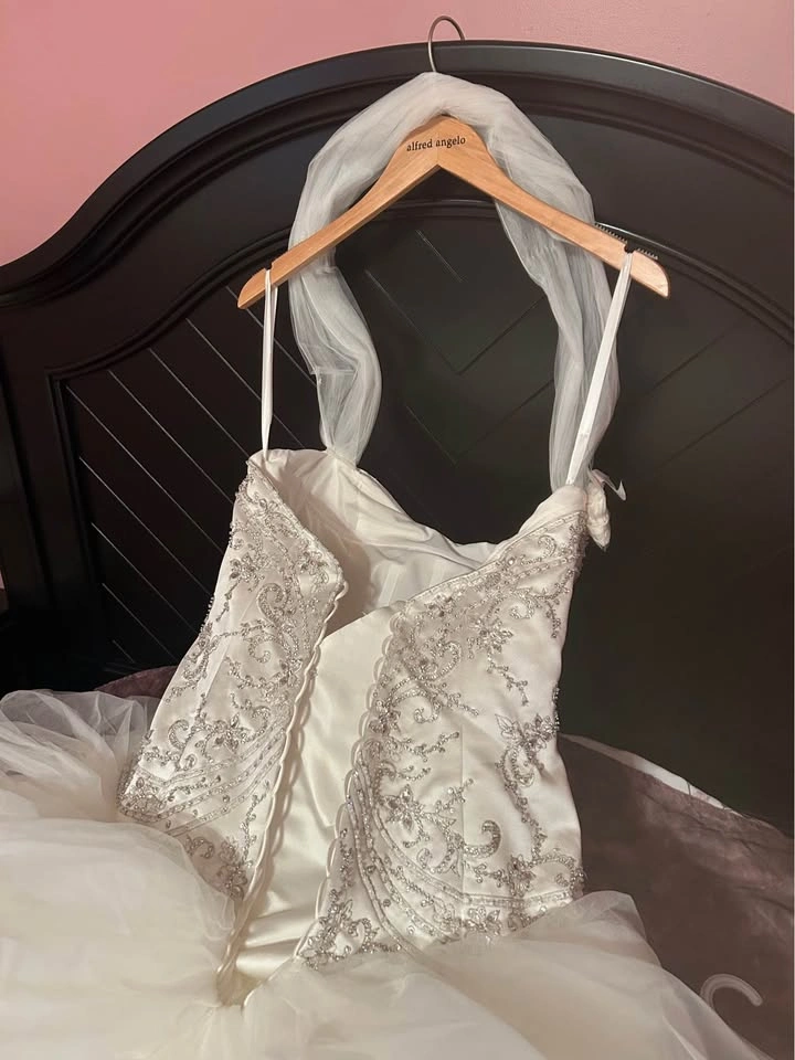 Disney Belle Wedding Dress by Alfred Angelo - Size 12 - photo 4