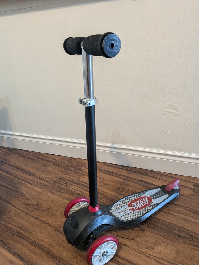 Radio Flyer Lean ‘N Glide Scooter – 3 Wheel Kids Scooter - photo 2