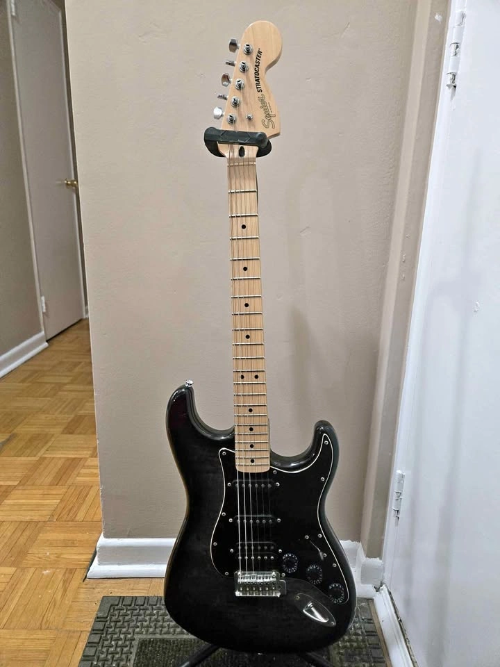 Fender Squier Affinity FMT HSS Strat blackburst