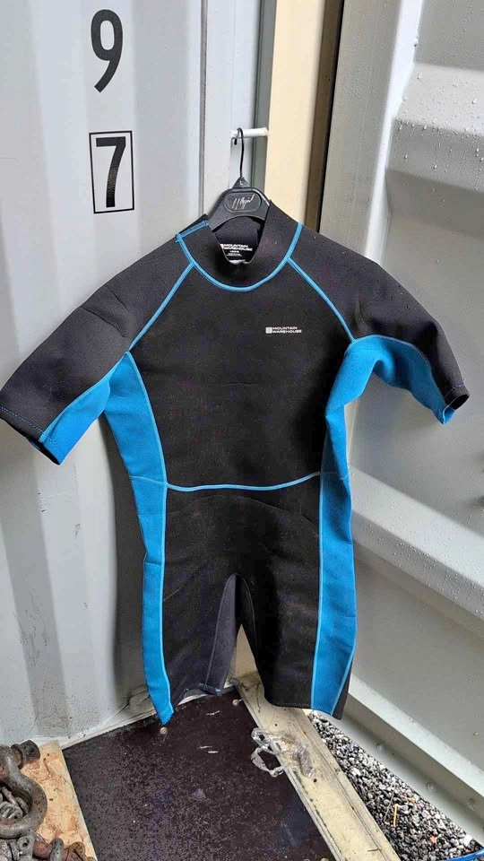 Mountain Warehouse L/XL Shorty Wetsuit
