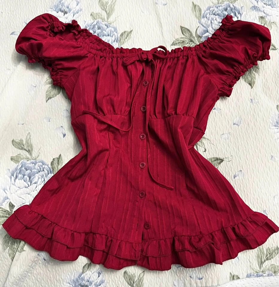 Cute ruffled blouse